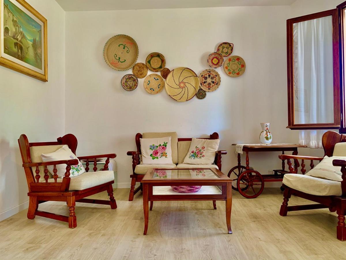 Casa Vacanze 'Sa Corbula' Porto Columbu - Perd'E Sali Екстериор снимка